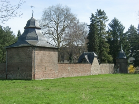 Übach-Palenberg : An Schloß Rimburg, Vorburg des Schlosses Rimburg